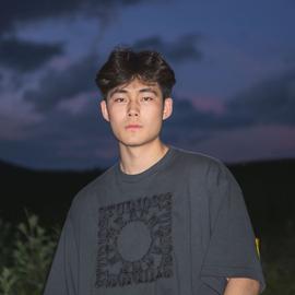 Zekun Wang